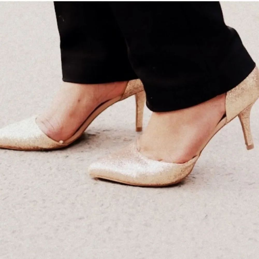 BRAND NEW CHINESE LAUNDRY GOLD GLITTER SHOES